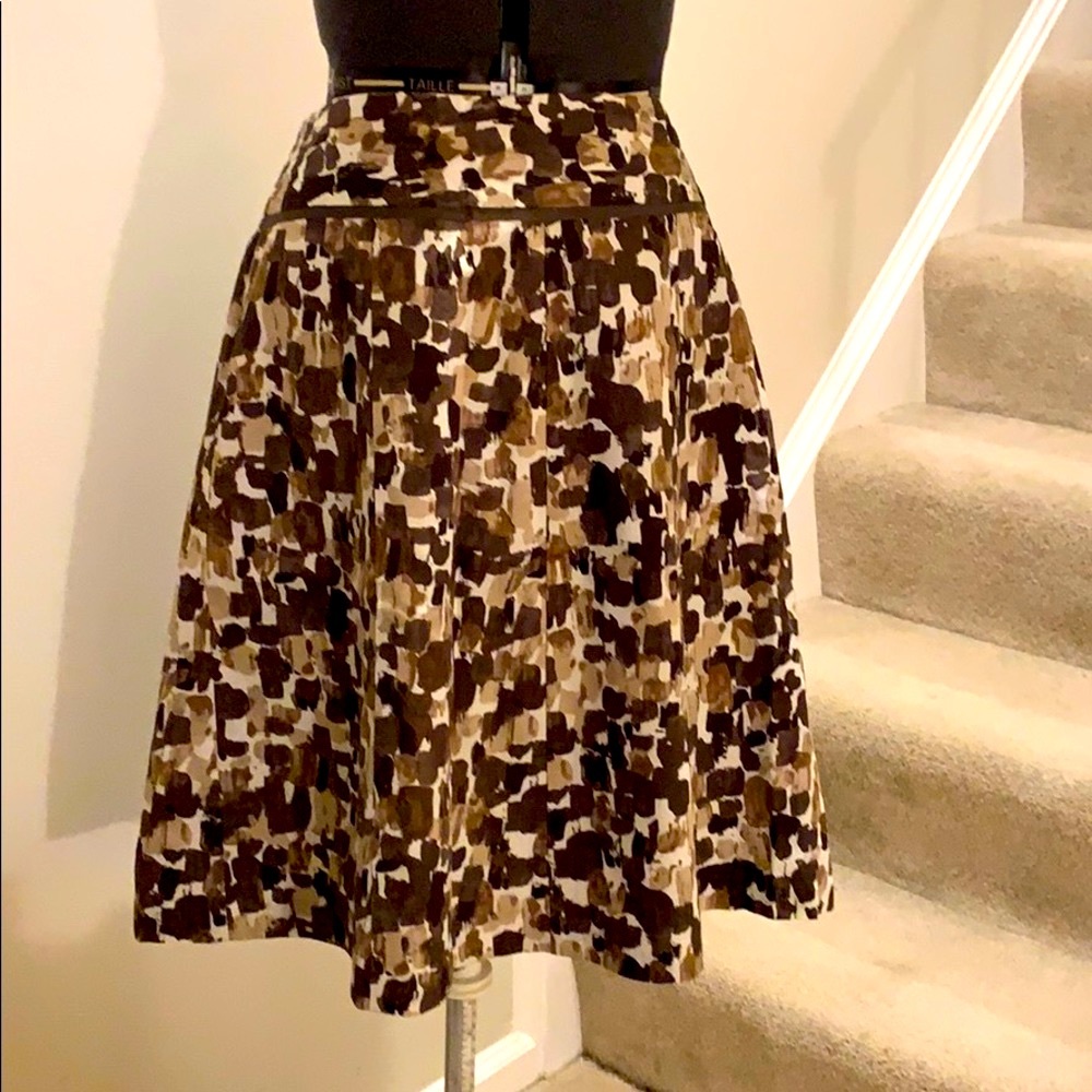 Ann Taylor patterned skirt - Picture 2 of 3